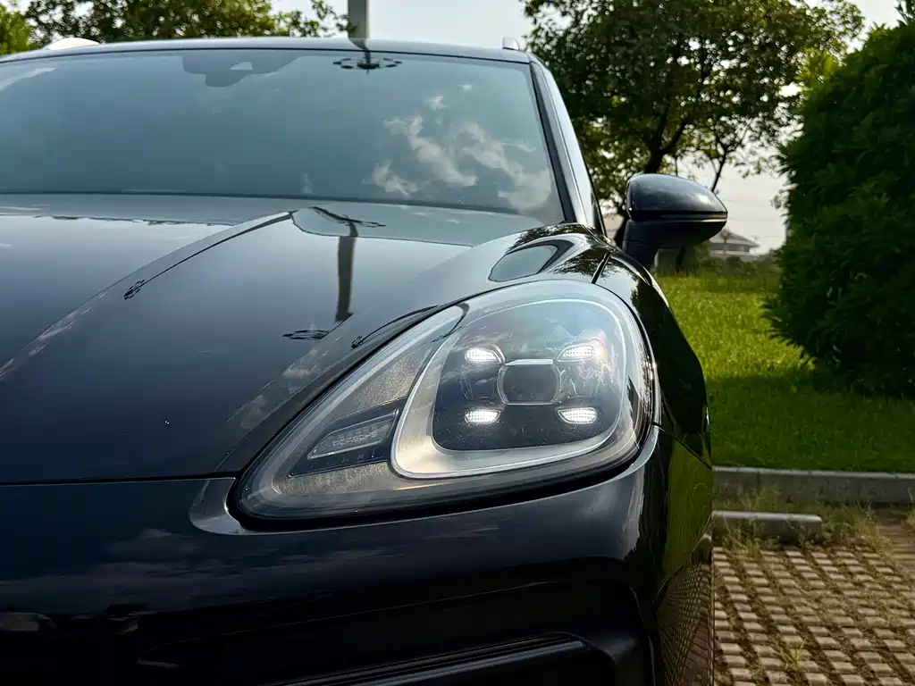Porsche Cayenne Hybrid — миниатюра 7