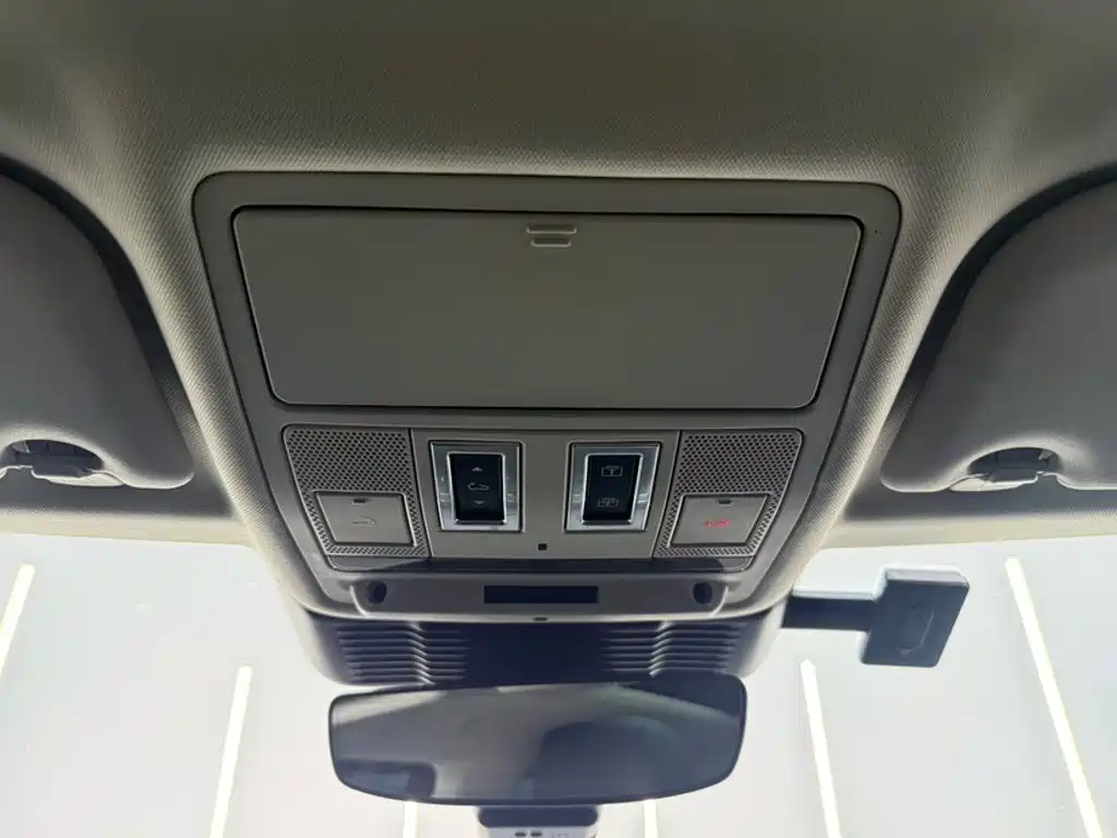 Land Rover Evoque — миниатюра 18