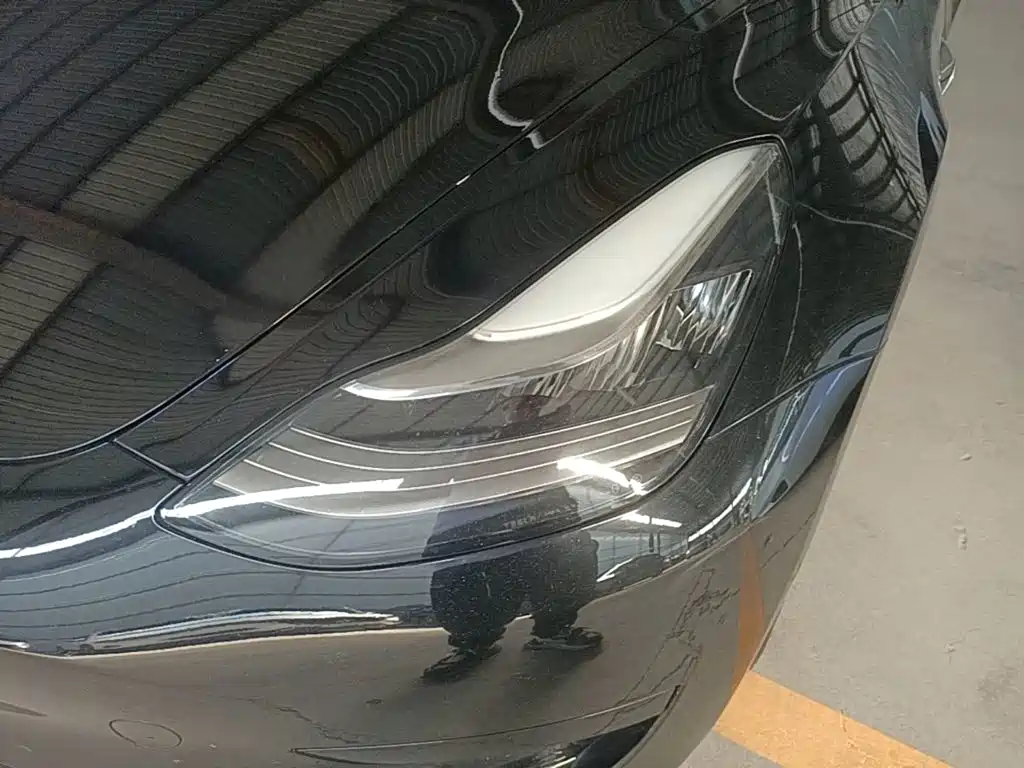 Tesla Model 3 — миниатюра 24