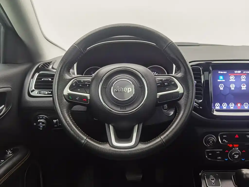 Jeep Compass — миниатюра 11
