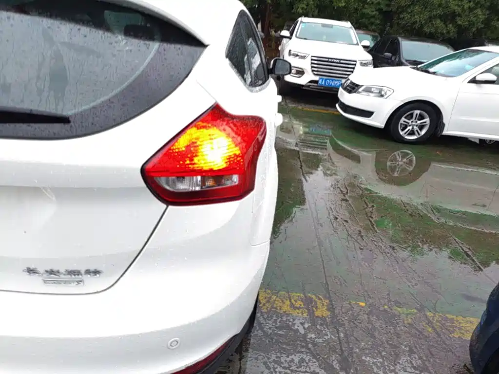 Ford Focus — миниатюра 8