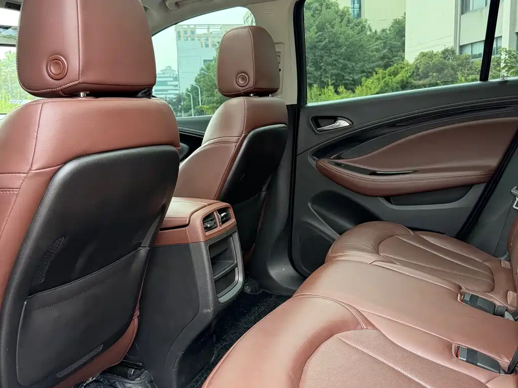 Buick Envision Plus — миниатюра 10