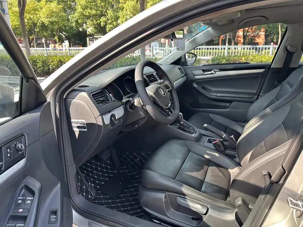 Volkswagen Sagitar — миниатюра 8