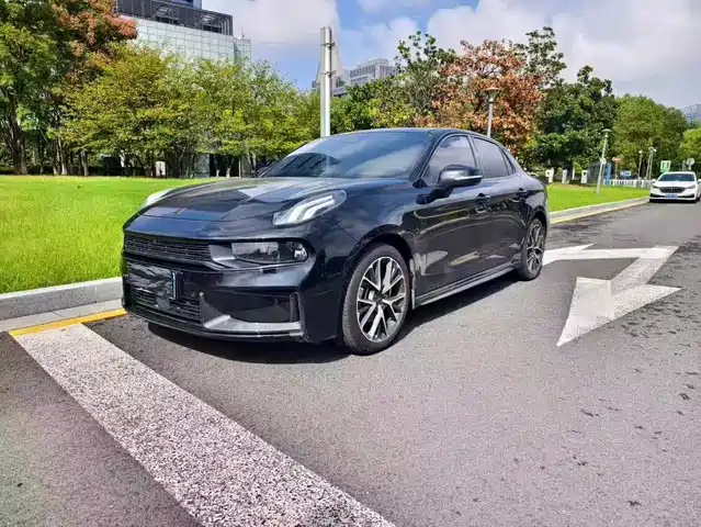 2021 Lynk & Co 03