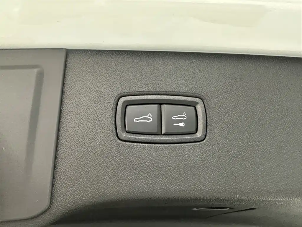 Porsche Cayenne — миниатюра 21