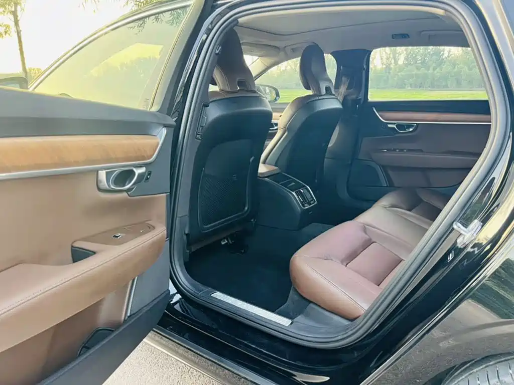 Volvo S90 — миниатюра 13