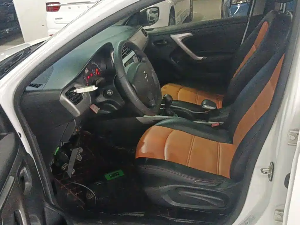 Citroen Elysee — миниатюра 15
