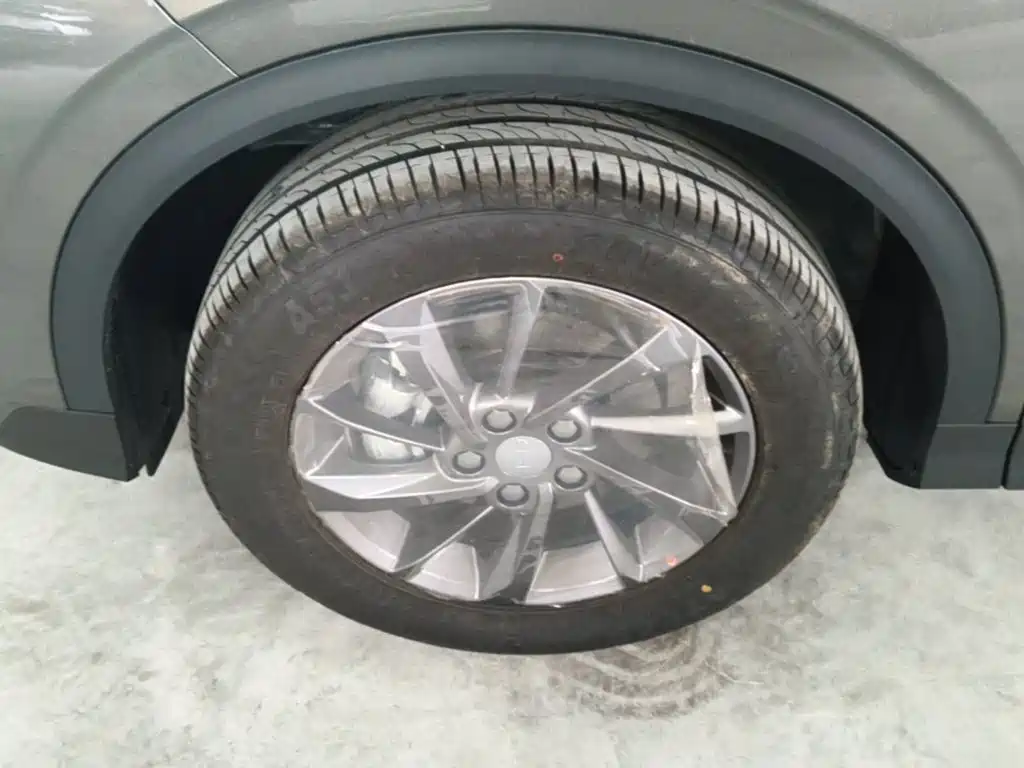 Geely Binyue — миниатюра 23