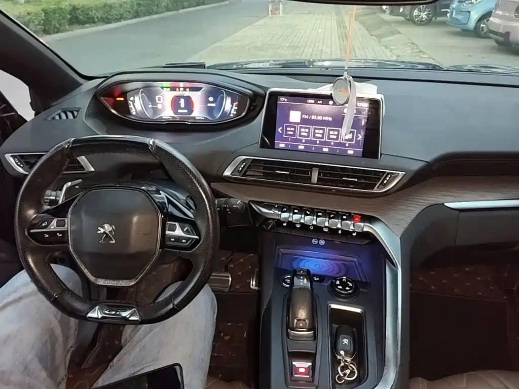 Peugeot 5008 — миниатюра 10