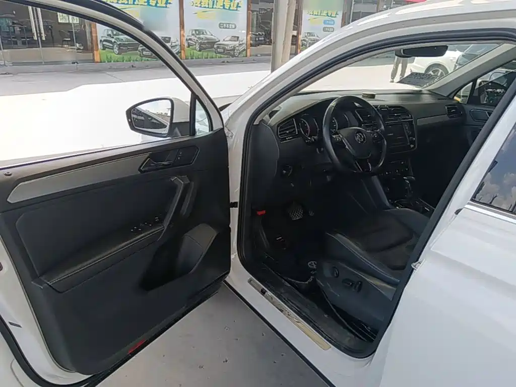 Volkswagen Tiguan L — миниатюра 16