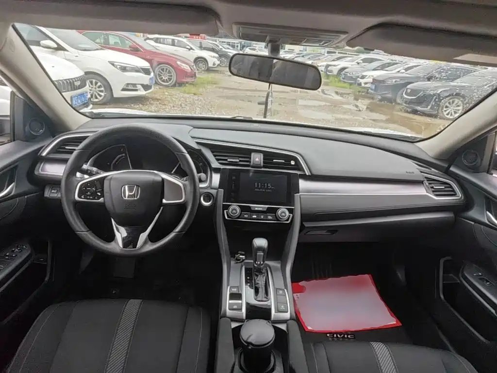 Honda Civic — миниатюра 10