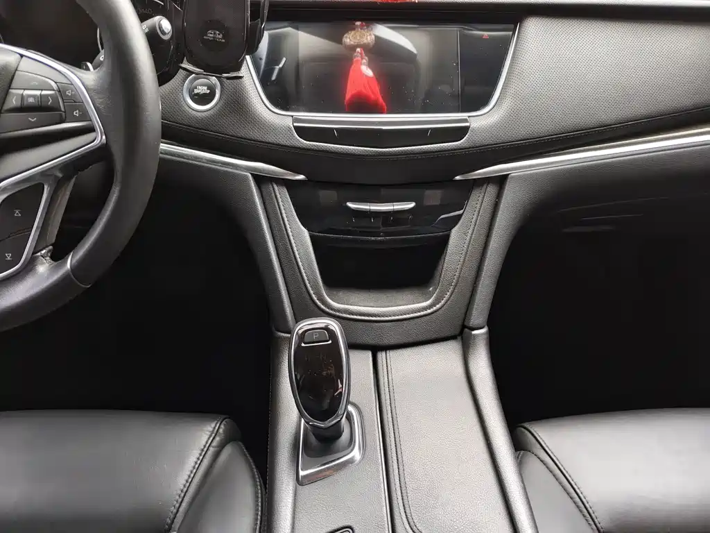 Cadillac XT5 — миниатюра 11