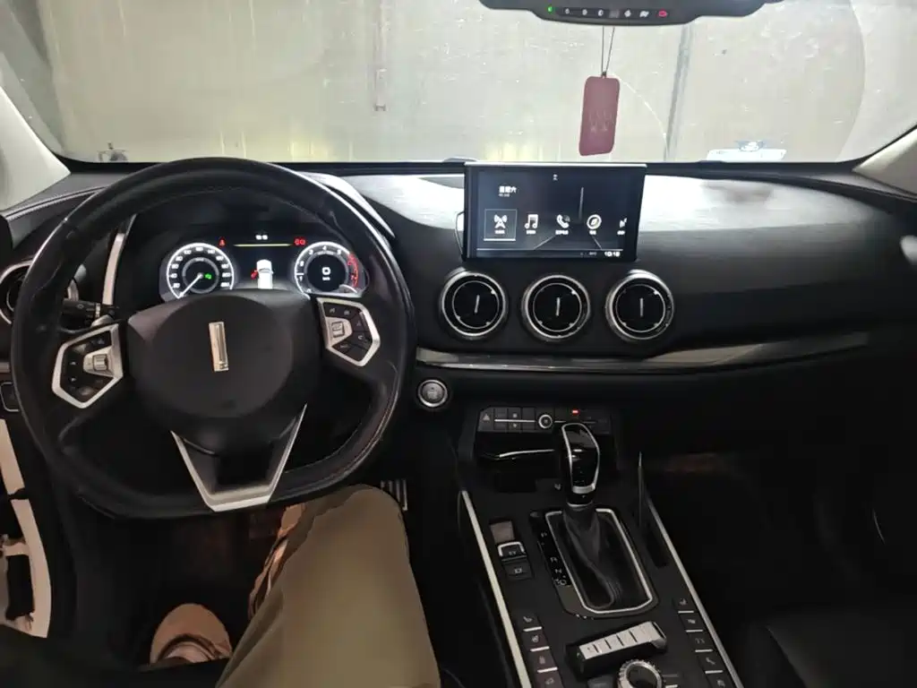 Wey Wey VV5 — миниатюра 10