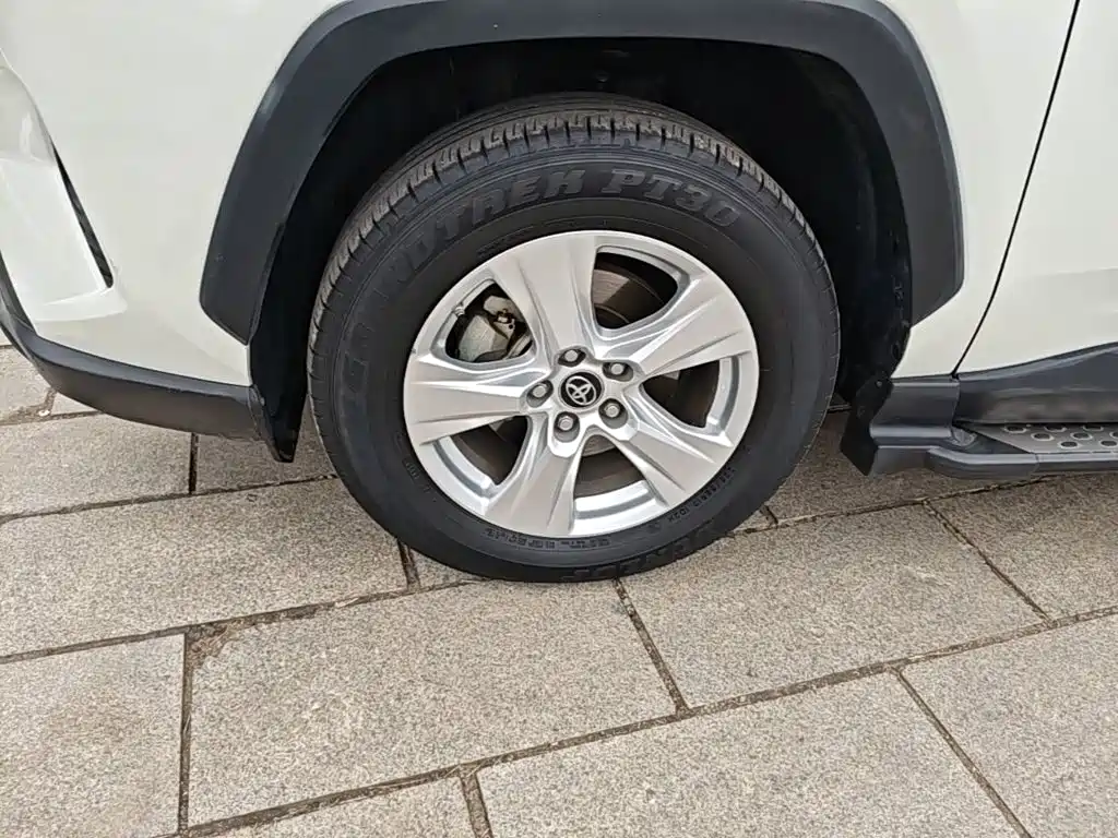 Toyota RAV4 — миниатюра 23