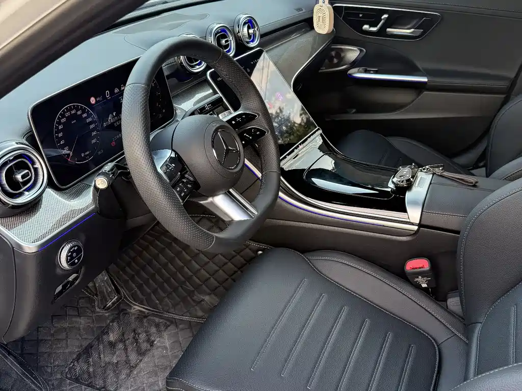 Mercedes-Benz C-Class — миниатюра 6