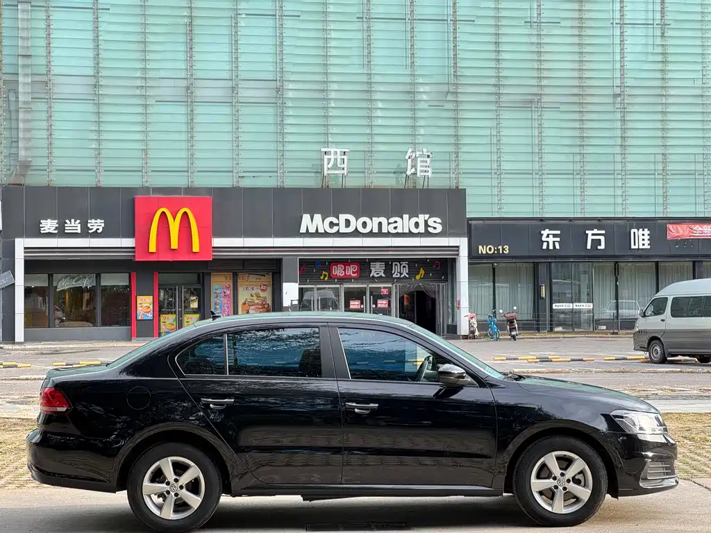 Volkswagen Lavida — миниатюра 5