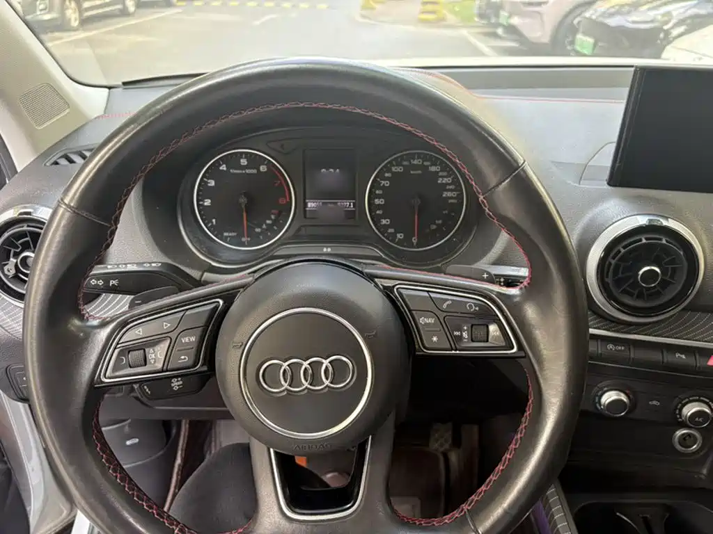 Audi Q2L — миниатюра 12