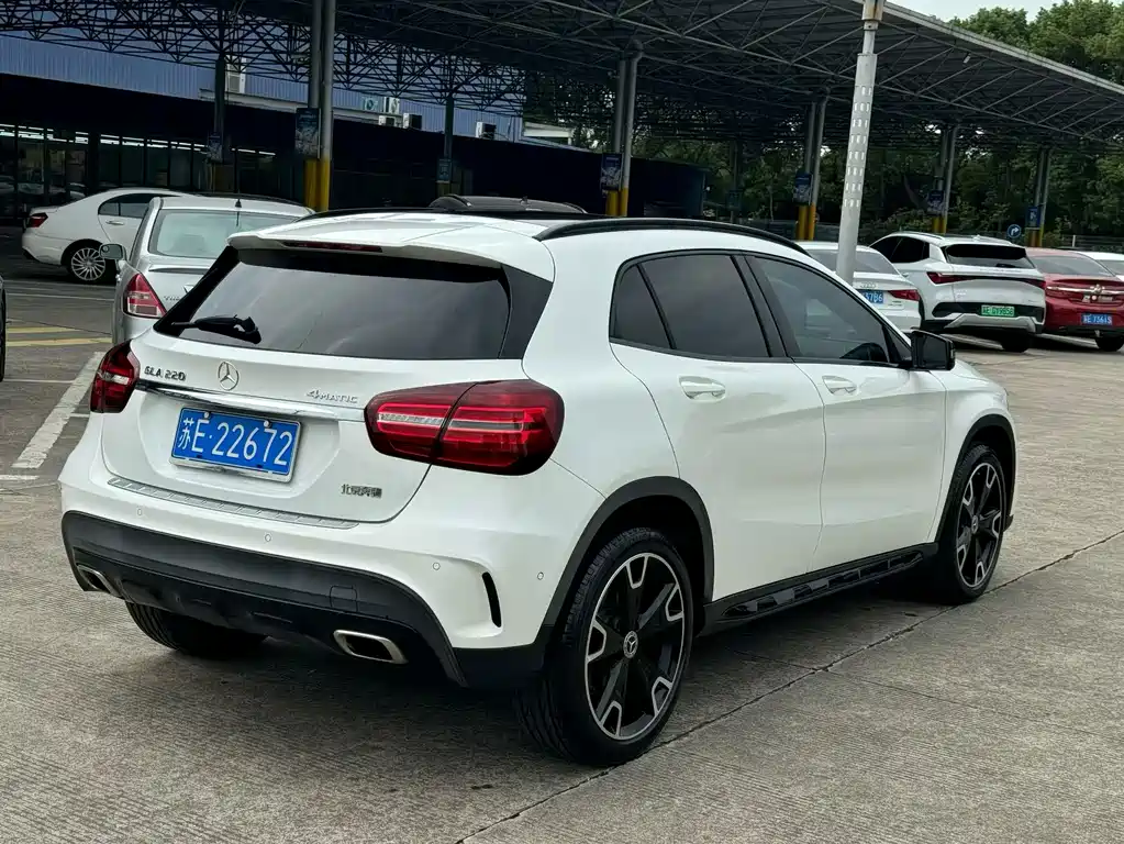 Mercedes-Benz GLA — миниатюра 6
