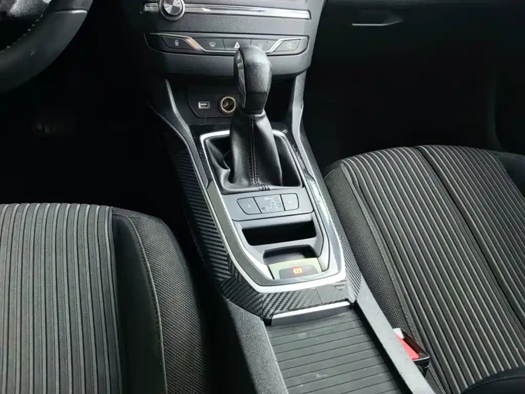 Peugeot 408 — миниатюра 14