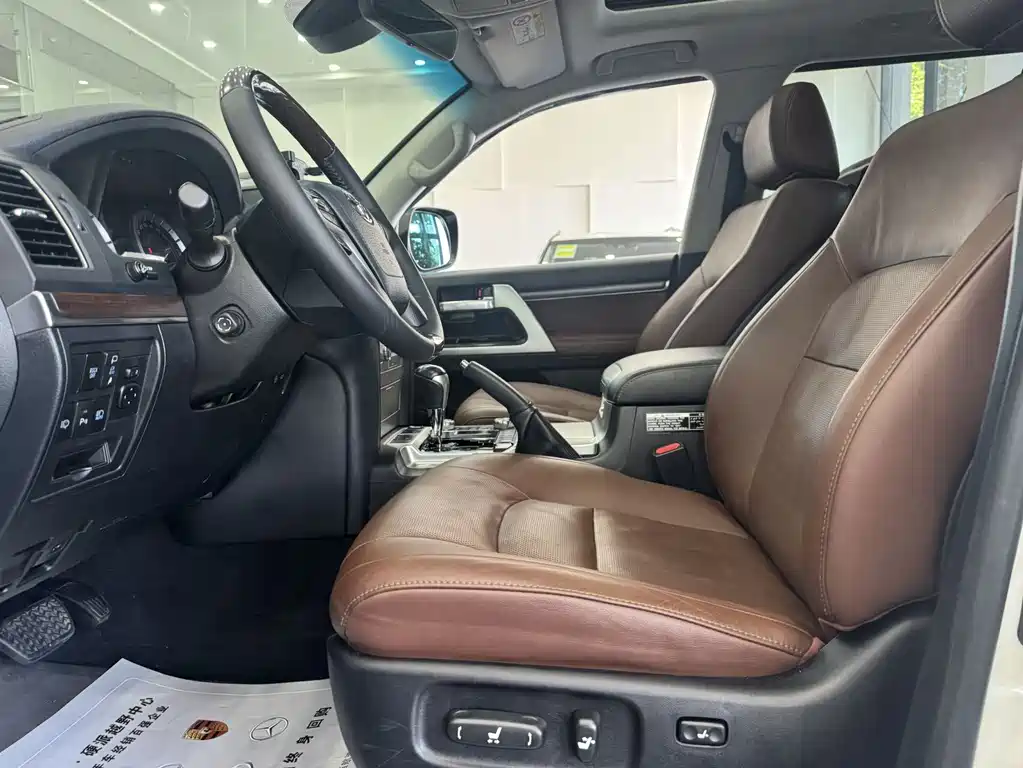 Toyota Land Cruiser — миниатюра 7