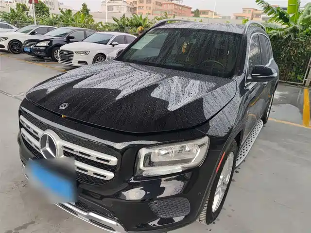 MERCEDES BENZ GLB