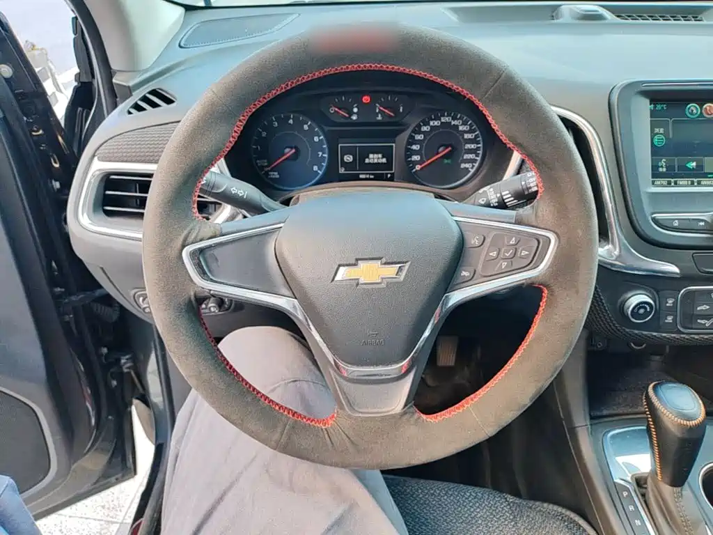 Chevrolet Equinox — миниатюра 11