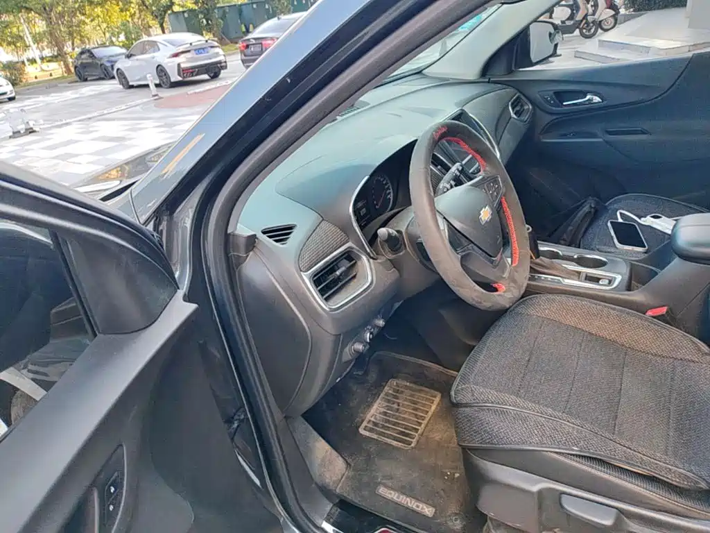 Chevrolet Equinox — миниатюра 16