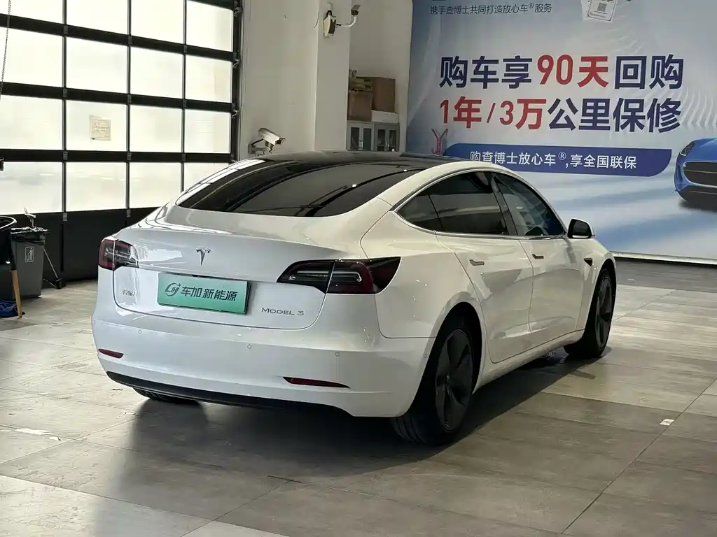 Tesla Model 3 — миниатюра 8
