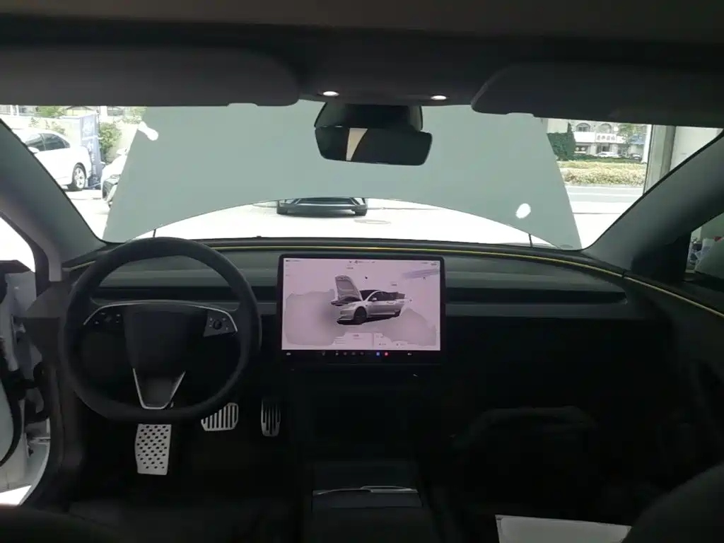 Tesla Model 3 — миниатюра 10
