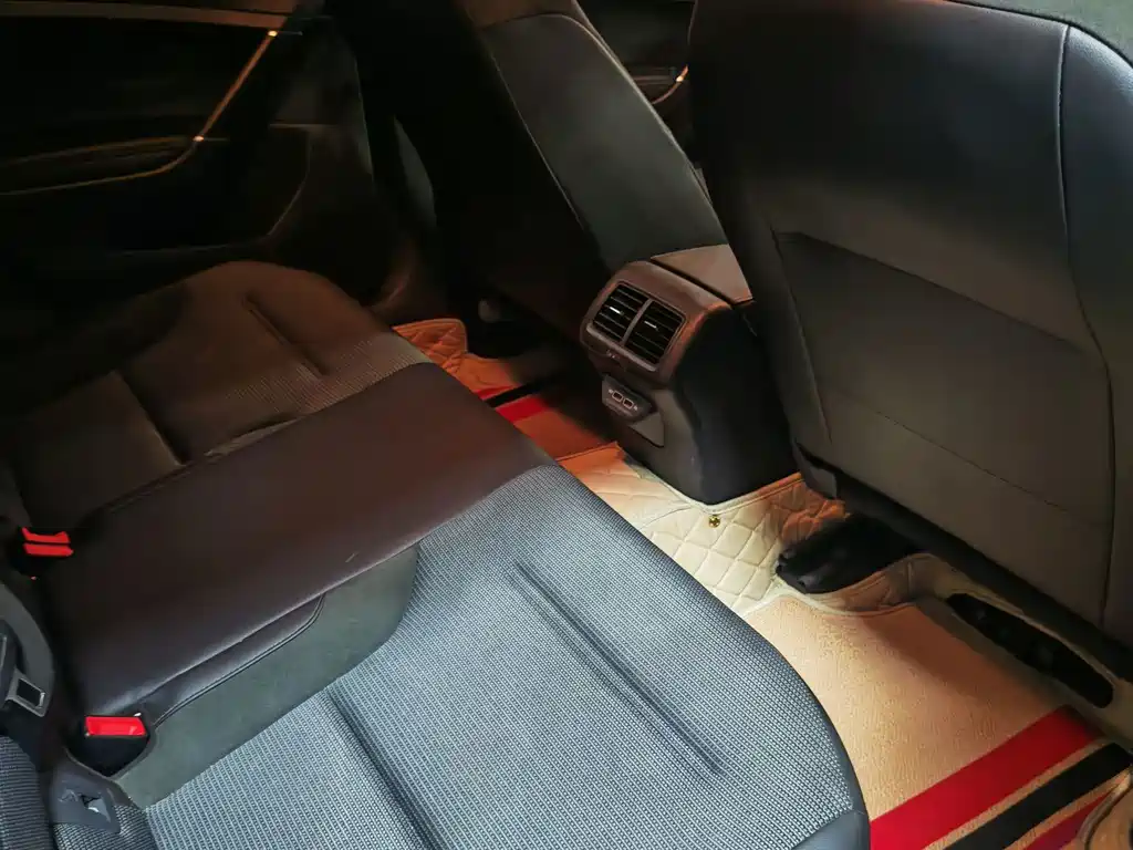 Volkswagen Golf — миниатюра 15