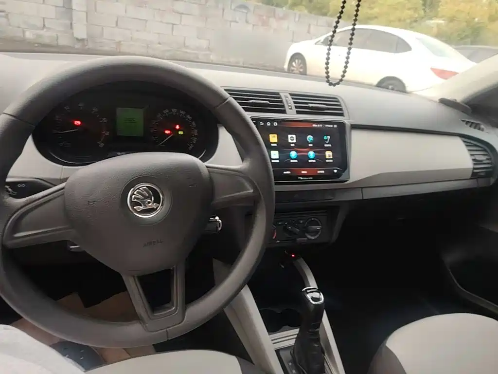 Skoda Fabia — миниатюра 10