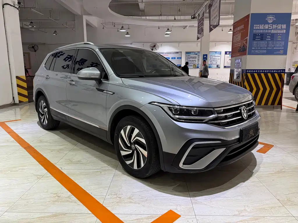 Volkswagen Tiguan L — миниатюра 3