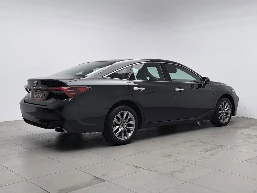 Toyota Avalon — миниатюра 2