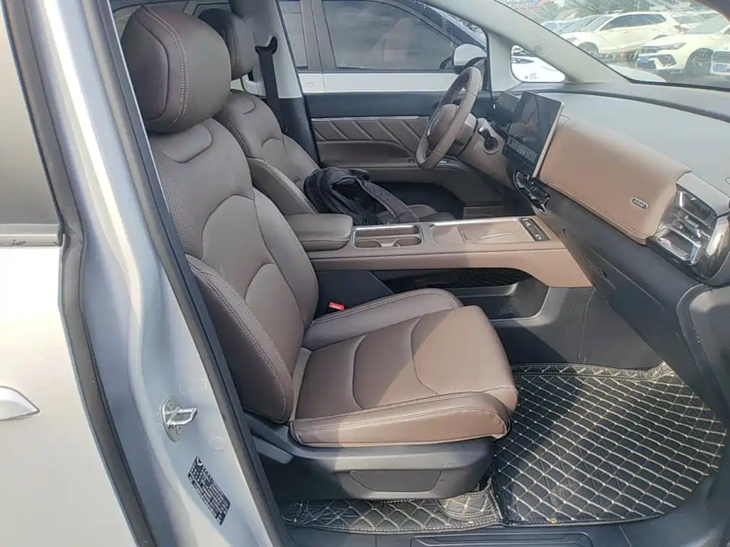 Wuling Xingguang 730 New Energy — миниатюра 25