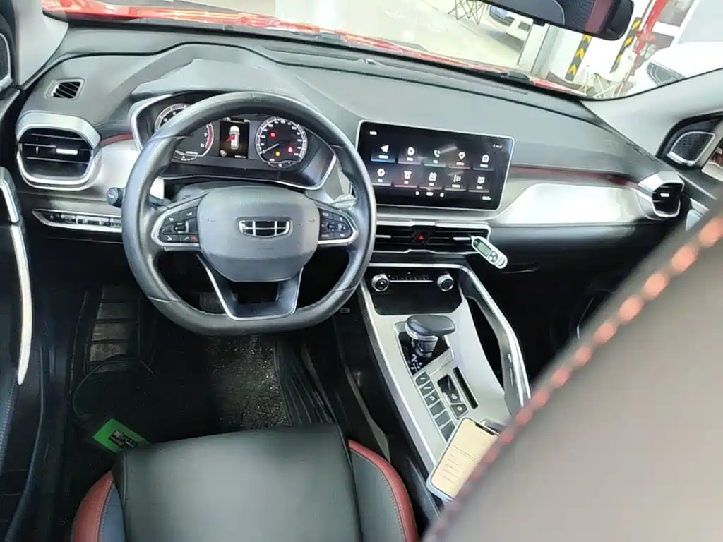 Geely Binyue - фото 10