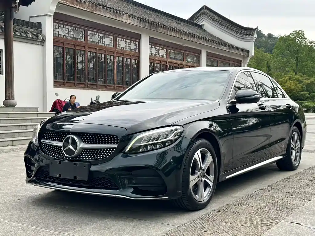 Mercedes-Benz C-Class 2021