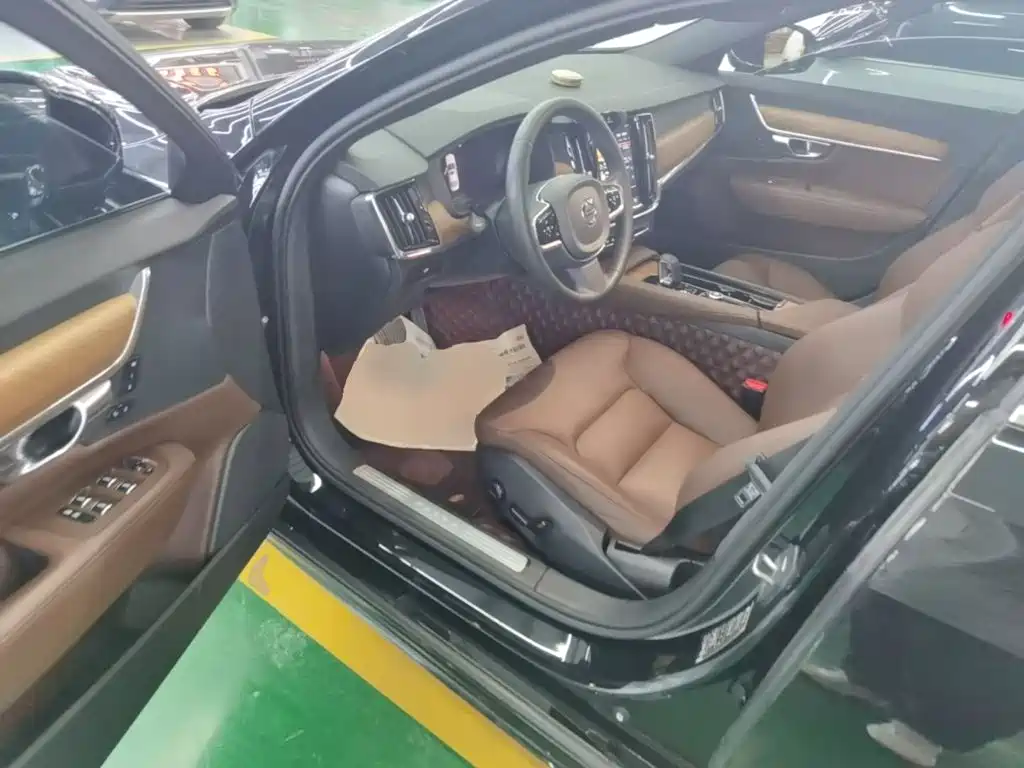 Volvo S90 — миниатюра 16