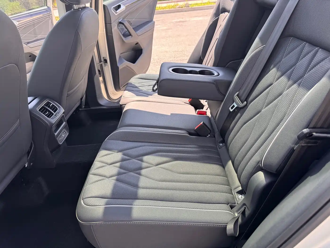 Volkswagen Tiguan L id 4669294 из Китая 23