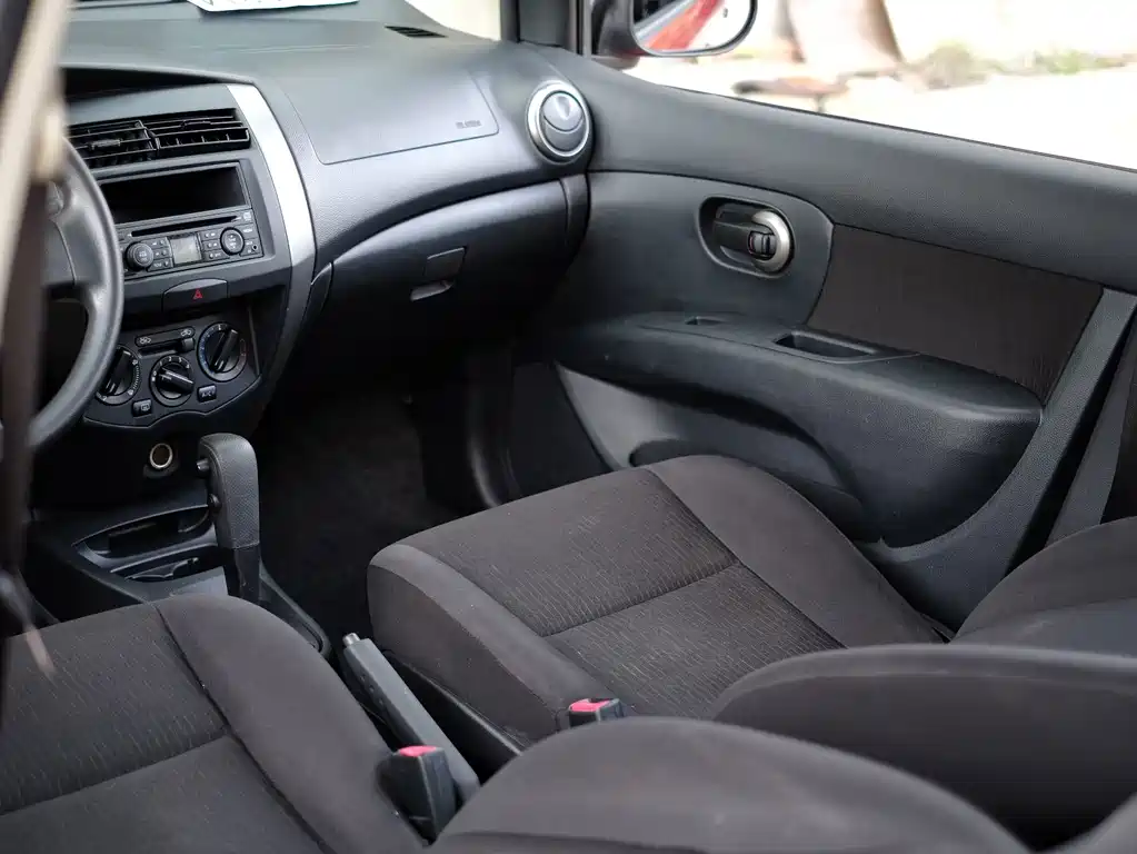 Nissan Livina — миниатюра 57