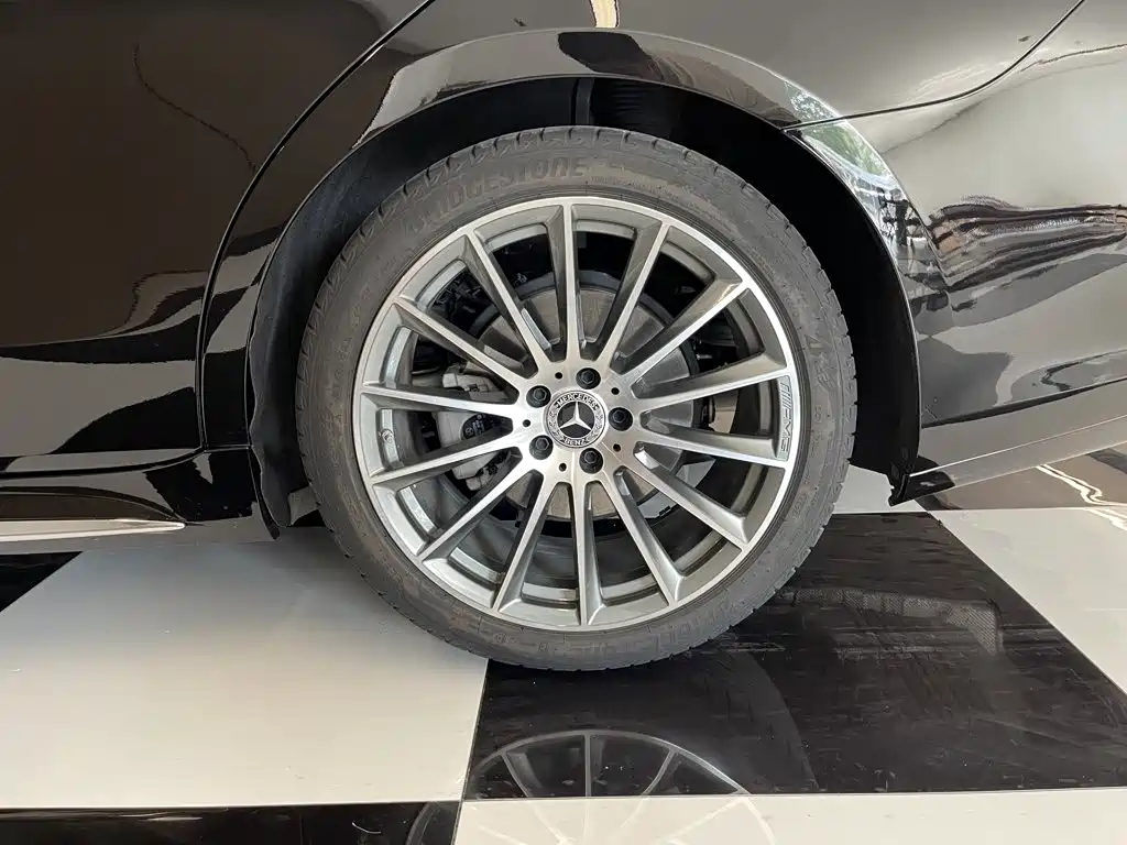 Mercedes-Benz S-Class — миниатюра 11
