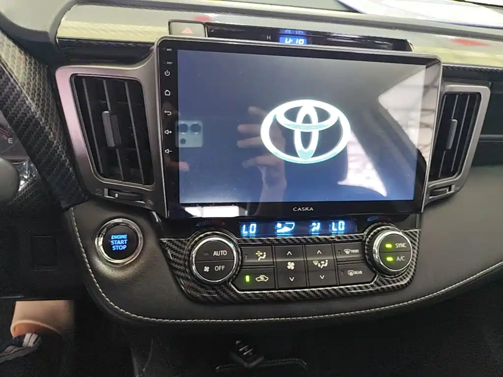 Toyota RAV4 — миниатюра 13