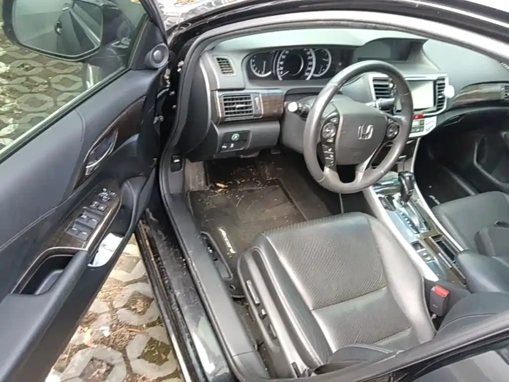 Honda Accord — миниатюра 21