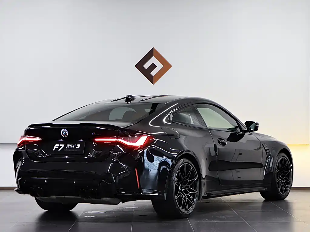 BMW M4 — миниатюра 6