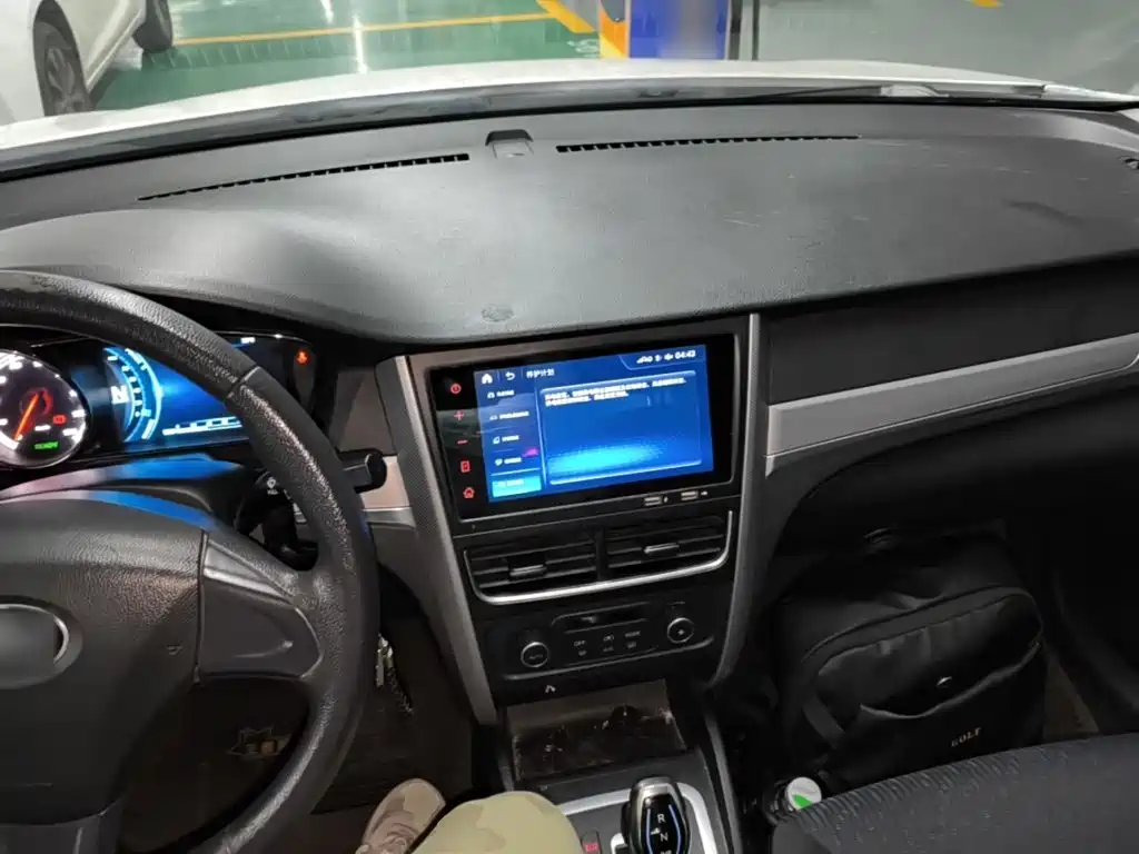 Bestune B30EV — миниатюра 10