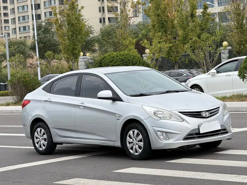 Hyundai Verna — миниатюра 3