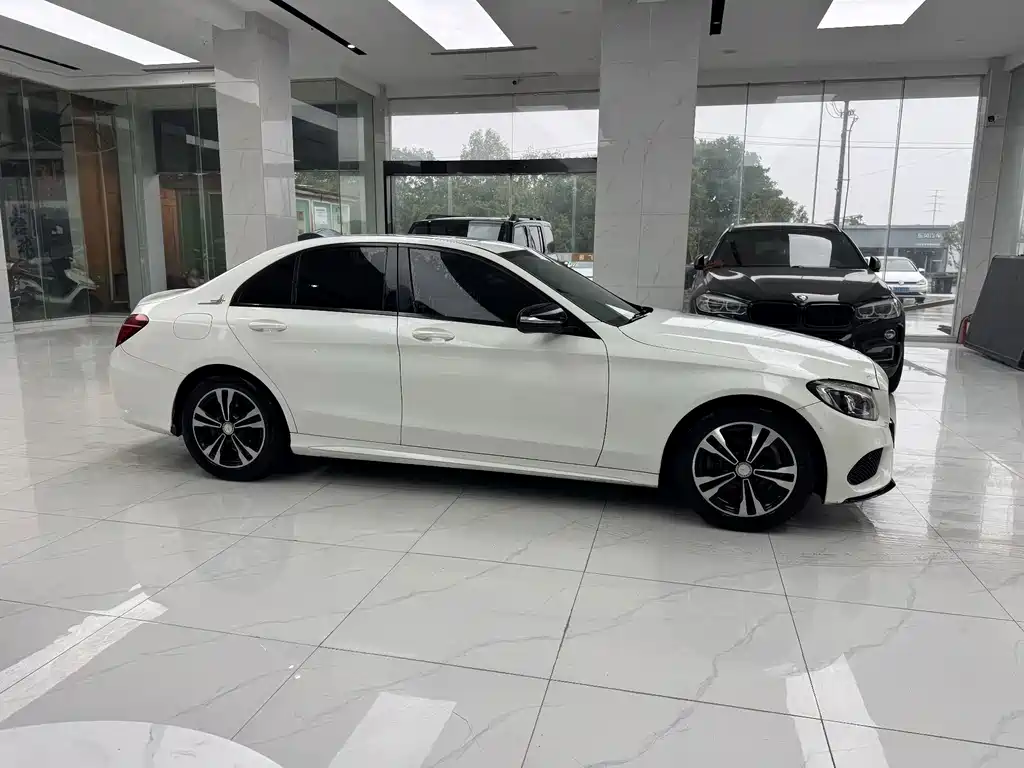 Mercedes-Benz C-Class — миниатюра 5
