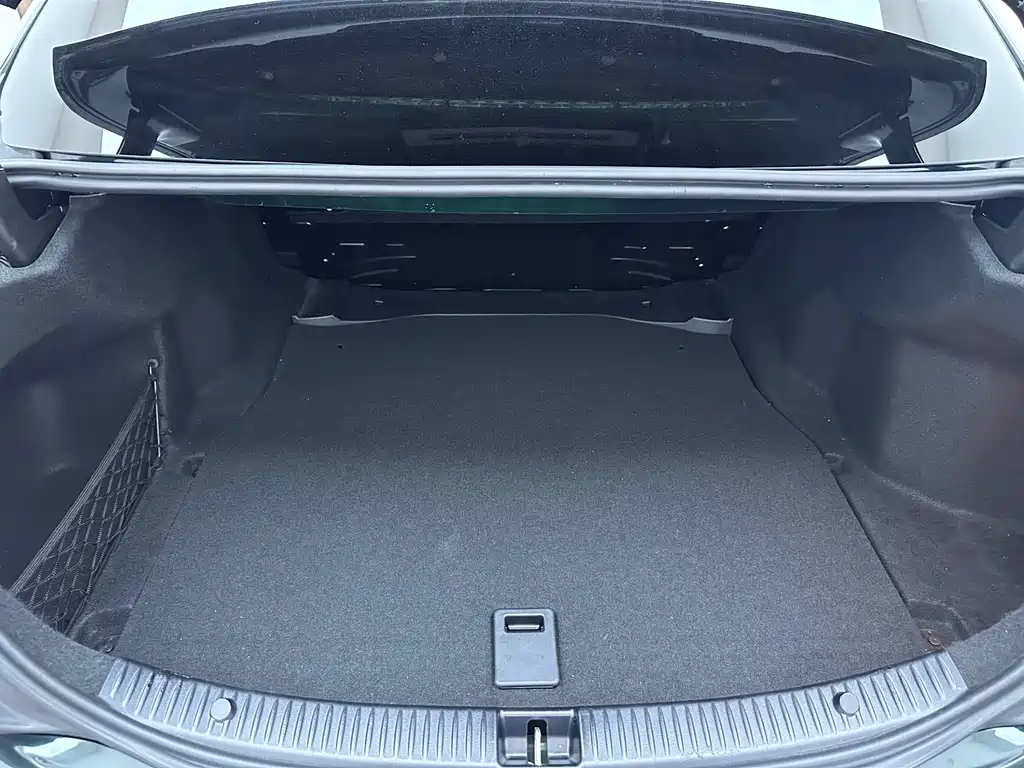 Mercedes-Benz C-Class — миниатюра 16