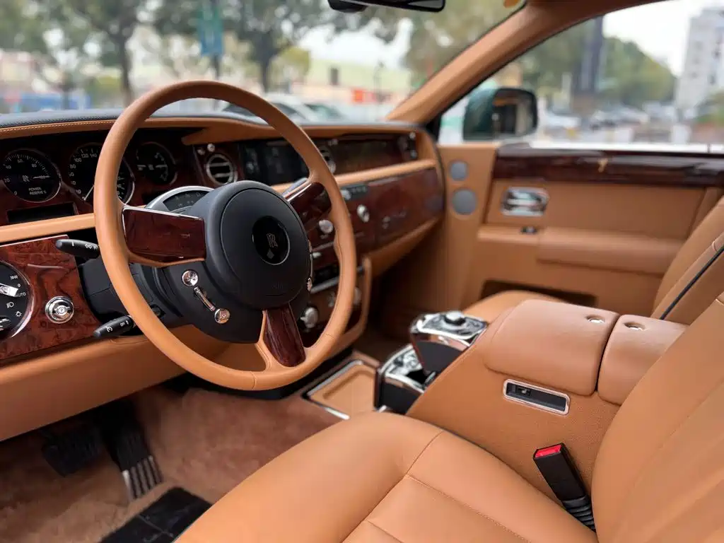 Rolls-Royce Phantom — миниатюра 14