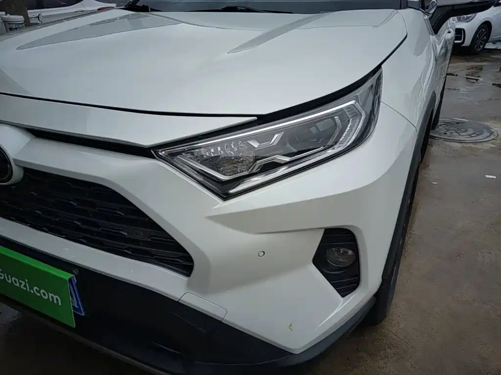 Toyota RAV4 — миниатюра 24