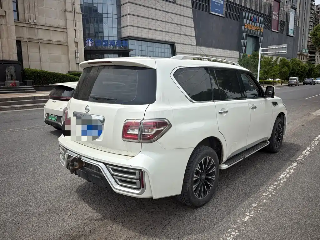 Nissan Patrol — миниатюра 6